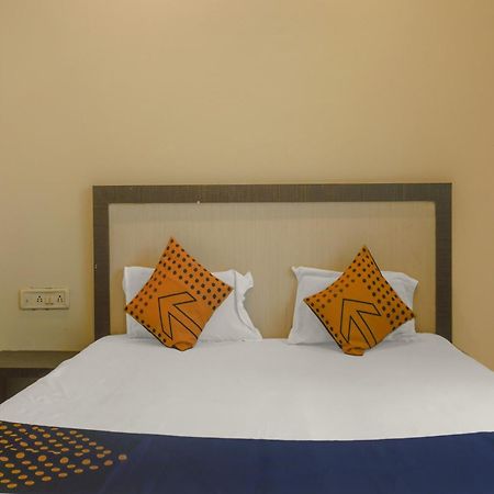 Hotel O Peacock Lodging Kharakvasla Kültér fotó