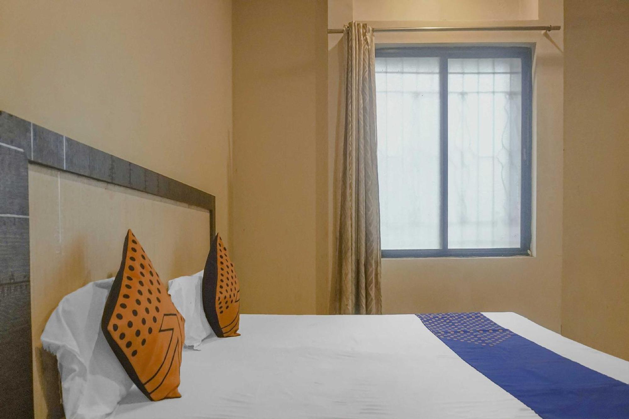 Hotel O Peacock Lodging Kharakvasla Kültér fotó