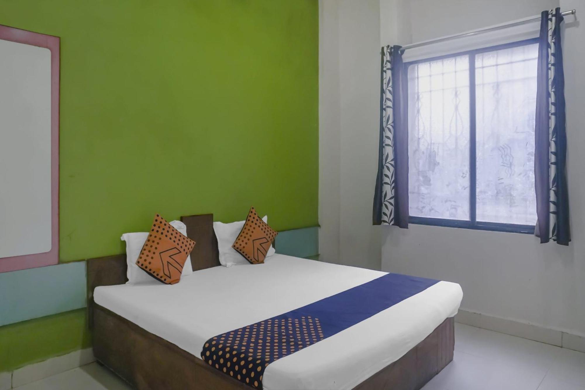 Hotel O Peacock Lodging Kharakvasla Kültér fotó